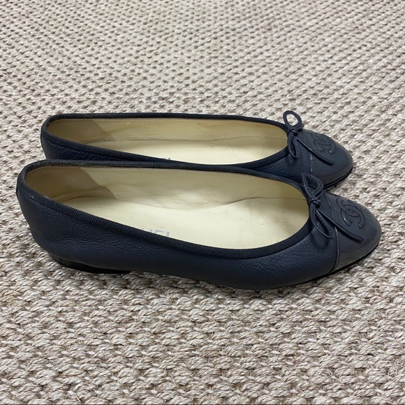 Authentic Chanel grey ballet flats 37.5 - Picture 7 of 12